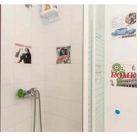 Center Martha's Saloniki